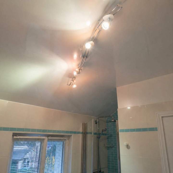 Salle de bain lumineuse Étampes