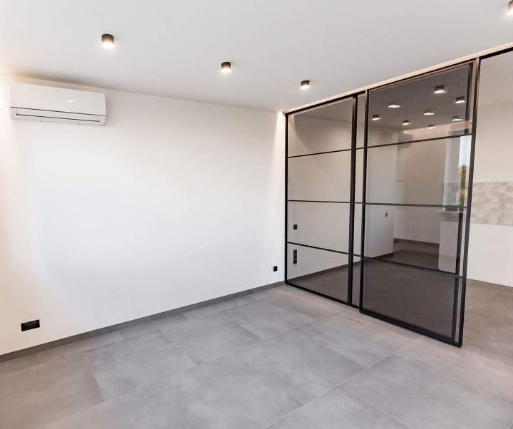 Création d'espaces personnalisés et isolation thermique performante.